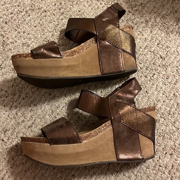 Pierre Dumas Wedges (Size 8 1/2) - Picture 5 of 13